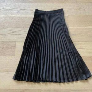 HM Black Pleated Skirt